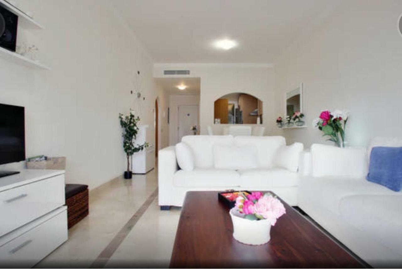 Appartamento Apartamento Familiar Con Jardin Y Terraza Privada La La Alcaidesa Esterno foto